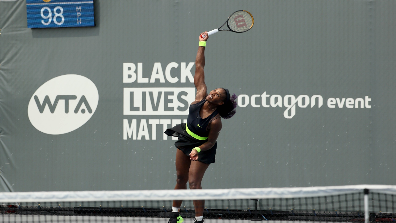 Serena beats Venus to reach Lexington quarter-finals